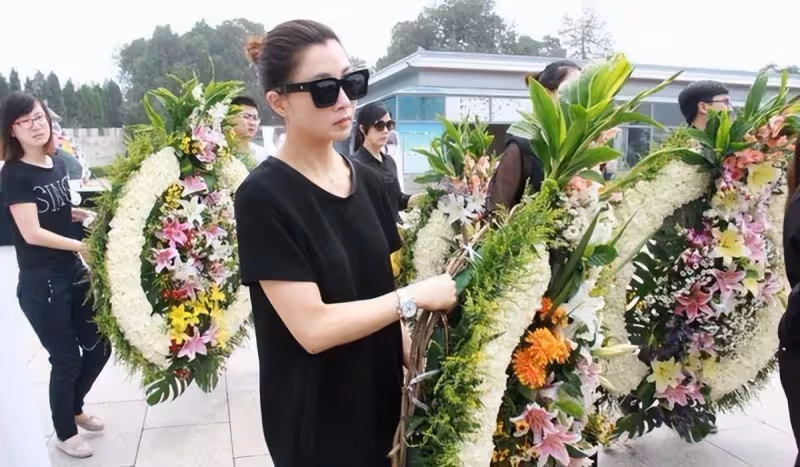 原來她已去世9年！知名女星本以為「轉行退圈」　實際是電視劇拍一半「車禍身亡」：年僅34歲