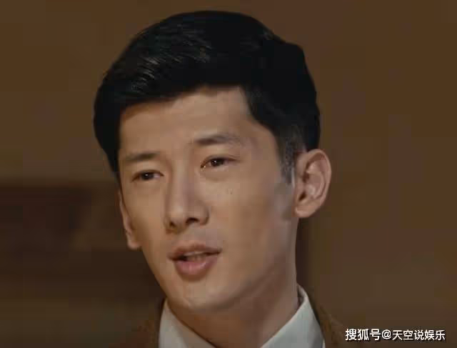 《夢中的那片海》曉梅支援非典病重暈倒,肖春生貼心照顧,意外發現曉梅有身孕