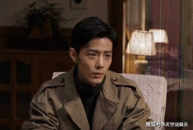 《夢中的那片海》曉梅支援非典病重暈倒,肖春生貼心照顧,意外發現曉梅有身孕