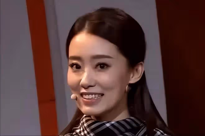 僅一年,張小斐退回三線:其實可能從一開始,她就沒融進電影圈