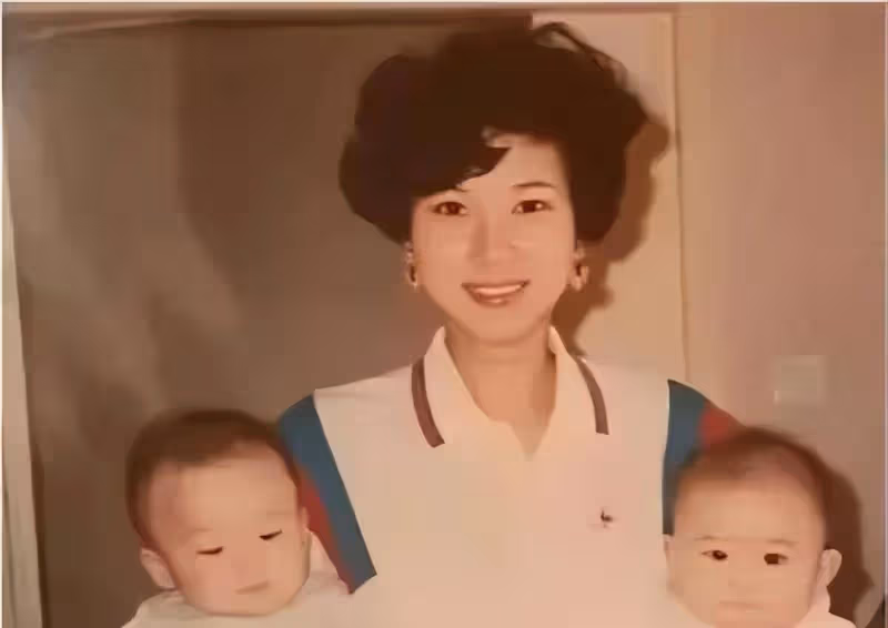 看了賭王千金婚禮,發現媽媽們才是真「深藏不露」!70歲看著像50