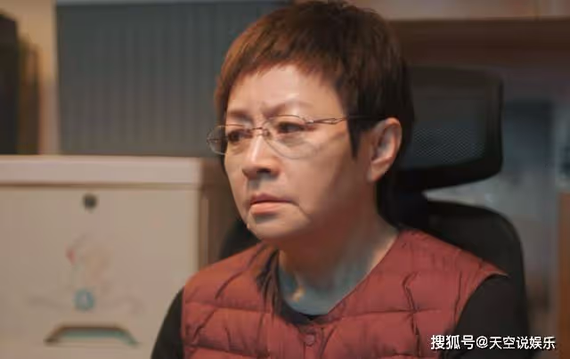 《熟年》工作沒了,媳婦跑了,被母親當生育工具的倪俊,活成了笑話