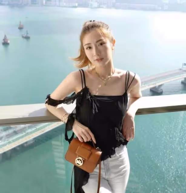 TVB新一輪逃亡潮?2位女神級主持被指狂推工作,等時間到約滿離巢