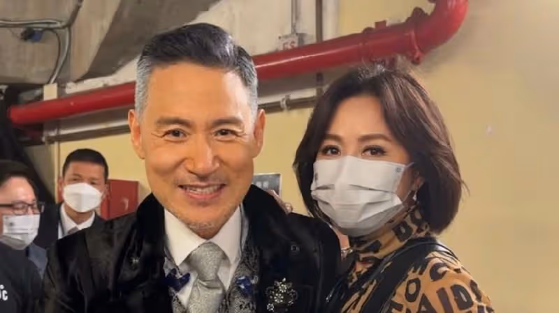 張學友演唱會眾名人捧場，賭王女兒搭飛機前往，劉嘉玲後台送擁抱