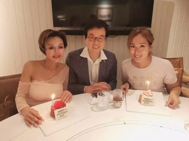 眾星為葉子楣慶生!57歲壽星身材仍出眾,在同居男友死後未再戀愛