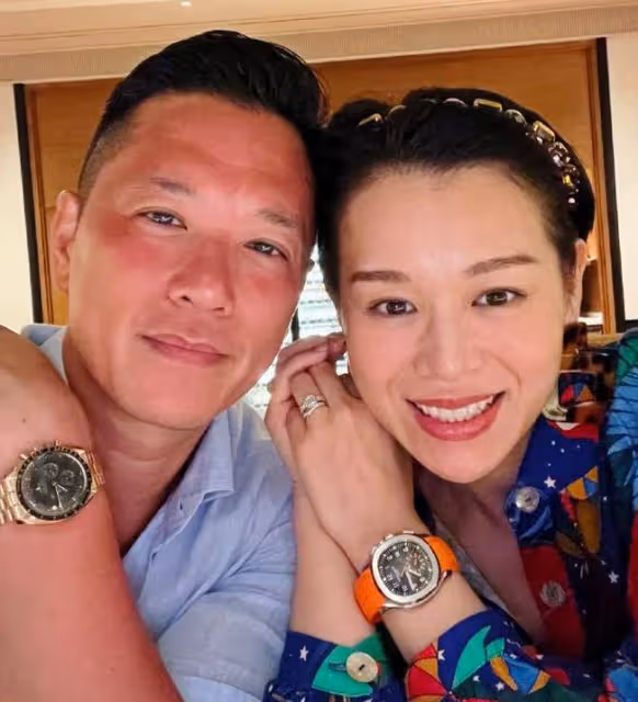 胡杏兒老公父親節曬全家福,仨兒子都是高顏值,越長越像似三胞胎