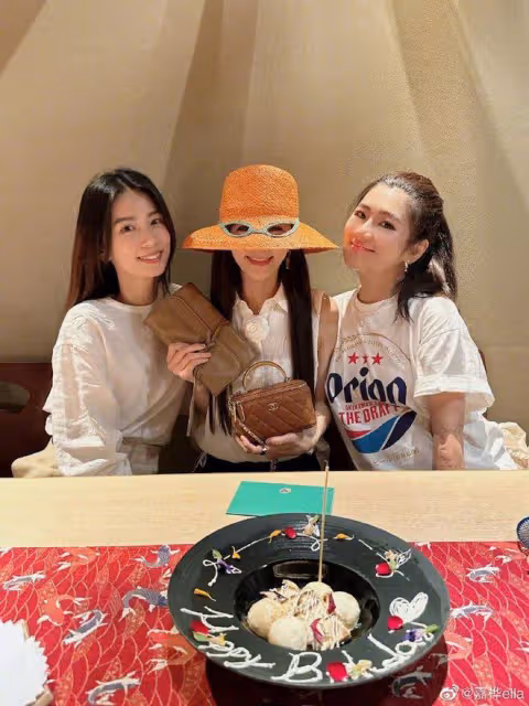 SHE合體慶Ella滿42歲,任家萱肚大如籮發福明顯,姐妹仨感情超好