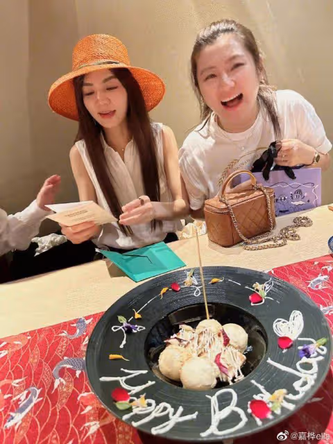 SHE合體慶Ella滿42歲,任家萱肚大如籮發福明顯,姐妹仨感情超好