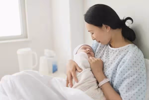 坐月子分房睡，夜裡丈夫「總痛苦呻吟」妻子關心問候　掀開被子「妻子失聲痛哭」：嫁對人了！