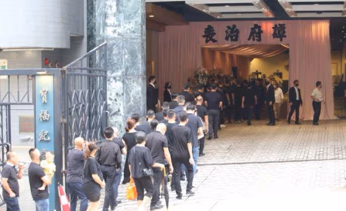 蔡天鳳葬禮舉行，丈夫為亡妻打造完美喪禮，獨排眾議堅持遺體修復