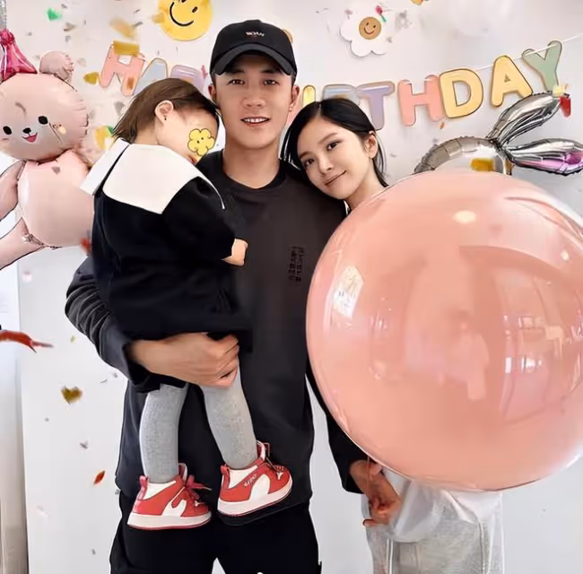 杜淳老婆生日被惡評「二婚嫁一婚」，王燦硬氣回懟：二婚怎麼了？