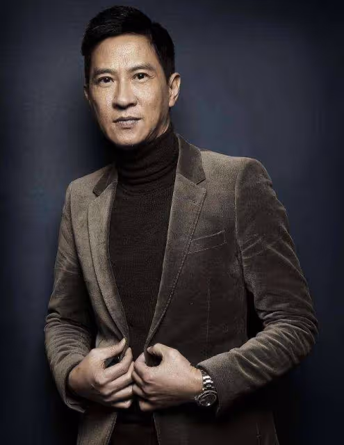 張家輝：從「挨打男」到「影帝輝」的背後，離不開這個女人的幫助