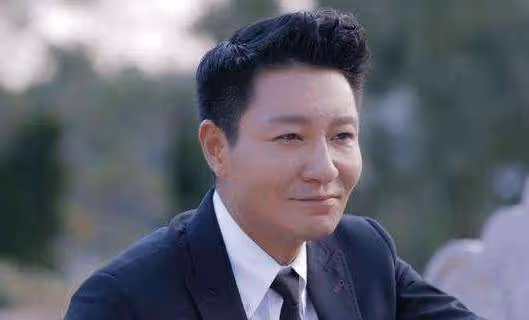 「皇室後裔」李宗翰:演上百部電視劇,卻戲紅人不紅,至今是配角