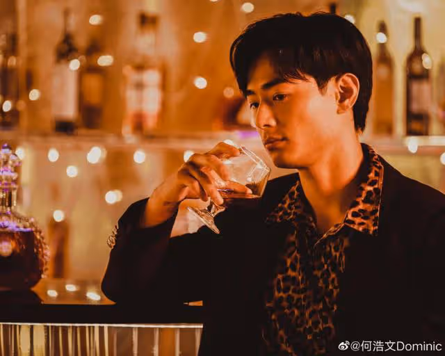 桃花運爆棚!傳TVB當紅小花同時被兩位異性猛追,本人正面回應