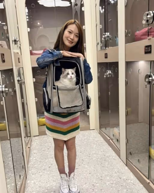 桃花運爆棚!傳TVB當紅小花同時被兩位異性猛追,本人正面回應