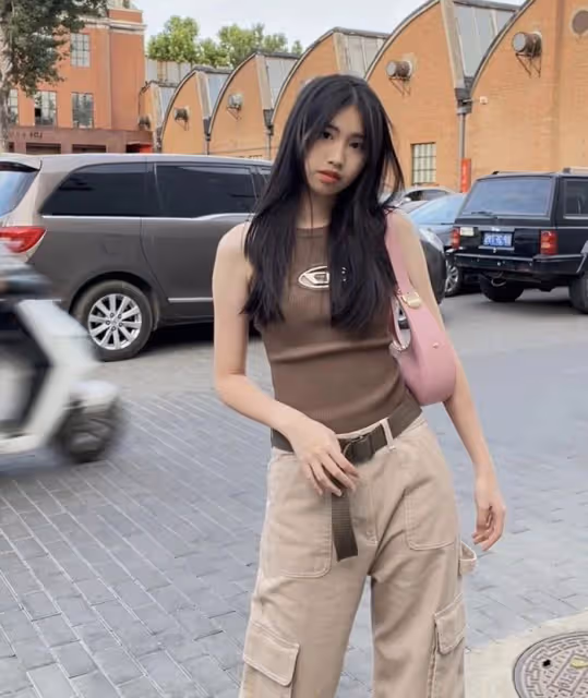 馮小剛養女父親節曬合照,被指不是親生,她霸氣回懟:你管得好寬