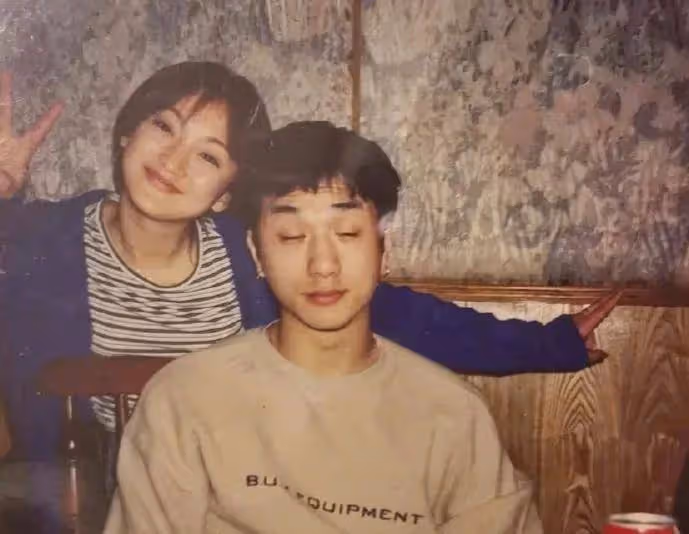 黃覺,網戀也能幸福,和小14歲妻子奔現,如今兒女雙全令人羨慕