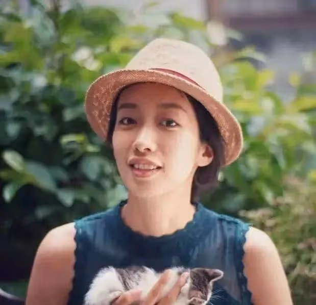 黃覺,網戀也能幸福,和小14歲妻子奔現,如今兒女雙全令人羨慕