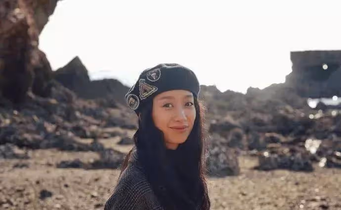 黃覺,網戀也能幸福,和小14歲妻子奔現,如今兒女雙全令人羨慕
