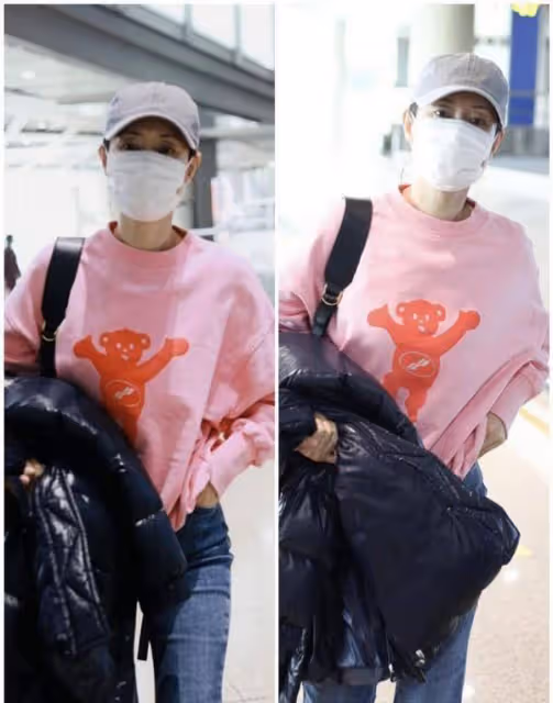 劉敏濤也開始扮美了,粉色衛衣配牛仔褲,素顏看著也沒啥皺紋