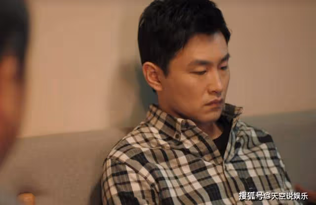 《熟年》為了親媽放棄婚姻的倪俊,當真是個巨嬰?他其實沒犯錯