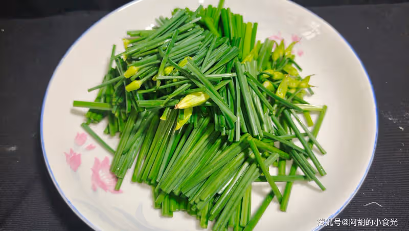 雞蛋靠邊,原來韭菜和它更配!不一樣的搭配,更脆嫩更鮮美,好營養堪稱不老菜
