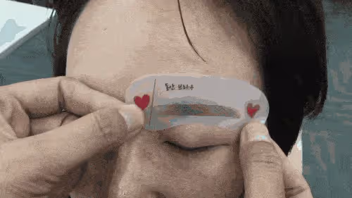 四五十歲的女人,化妝別扮美,畫這3個地方就夠了,優雅還顯氣色