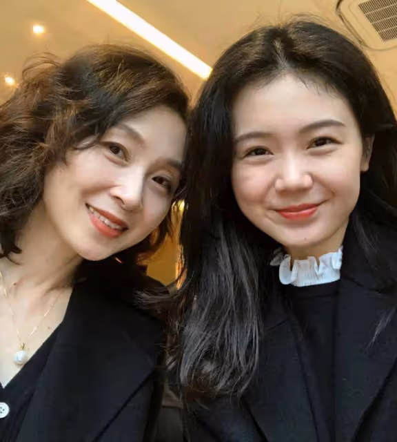 四五十歲的女人,化妝別扮美,畫這3個地方就夠了,優雅還顯氣色