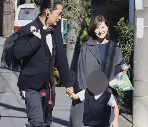 她這齣軌到底圖個啥