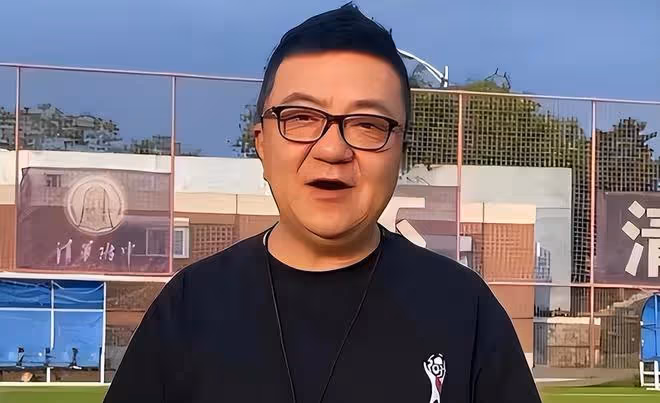 董路怒批「村超」無用!踢不過國足,沒有未來,貴州村長嚴詞反駁