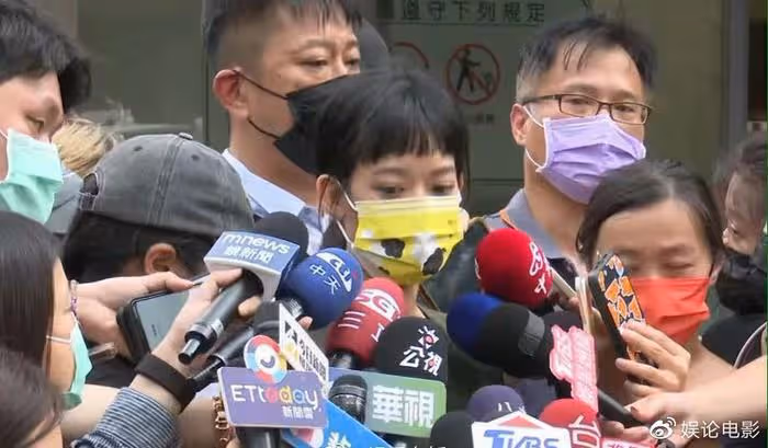 黃子佼曝多個藝人醜聞,大小S阿雅等將起訴,孟耿如稱要彌補過錯