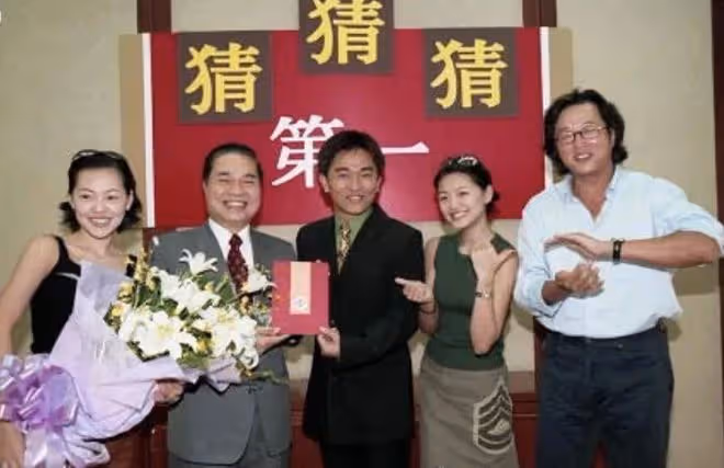 黃子佼拿刀自殘,現已被緊急送醫,大小S被炸號,阿雅火速否認