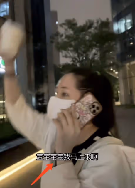 郭碧婷向佐再為1歲兒子慶生,姐弟倆無遮擋正臉意外曝光,超可愛