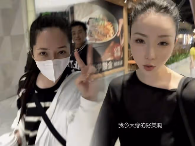 郭碧婷向佐再為1歲兒子慶生,姐弟倆無遮擋正臉意外曝光,超可愛