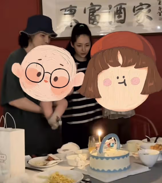 郭碧婷向佐再為1歲兒子慶生,姐弟倆無遮擋正臉意外曝光,超可愛