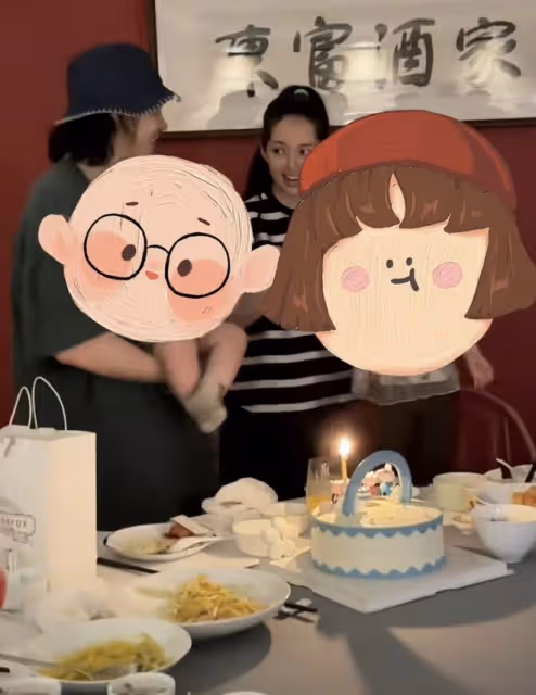 郭碧婷向佐再為1歲兒子慶生,姐弟倆無遮擋正臉意外曝光,超可愛