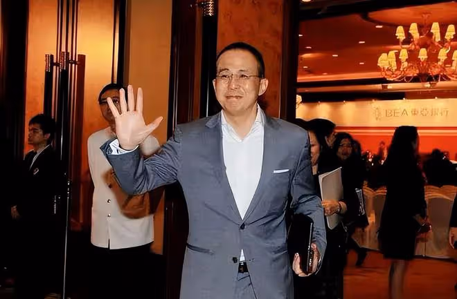 梁洛施父親節提早慶生,仨兒子精心準備蛋糕!李澤楷疑已回歸家庭