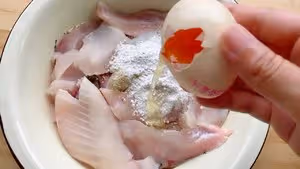【創意小廚娘】家庭版金湯藤椒魚，魚肉嫩滑，麻辣酸香，開胃又下飯！