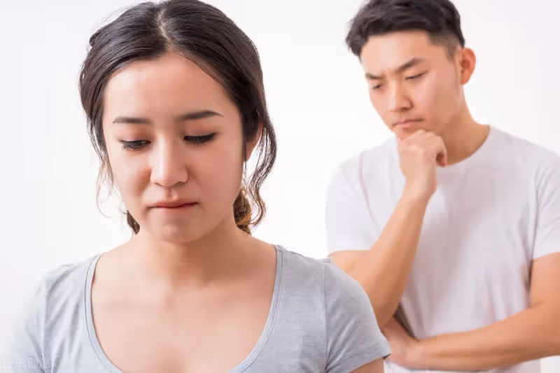 坐月子期間「丈夫出軌閨蜜」!她發現後淡定邀小三同住 不到1個月「丈夫崩潰」求原諒!