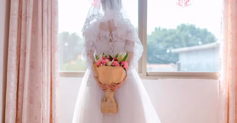 我結婚時二叔陪嫁10萬，堂妹結婚我想加倍送賀禮，二嬸卻執意不收