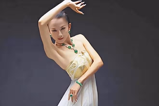 楊麗萍，40年前的孔雀，全國驚艷，40年後的孔雀，全國驚愕
