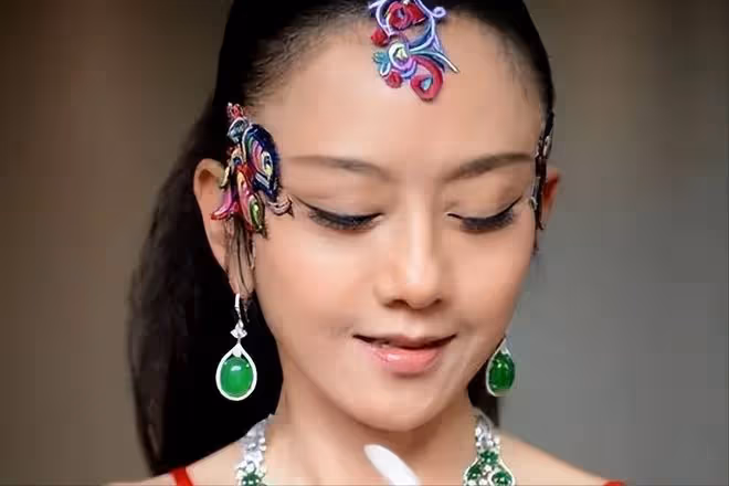楊麗萍，40年前的孔雀，全國驚艷，40年後的孔雀，全國驚愕