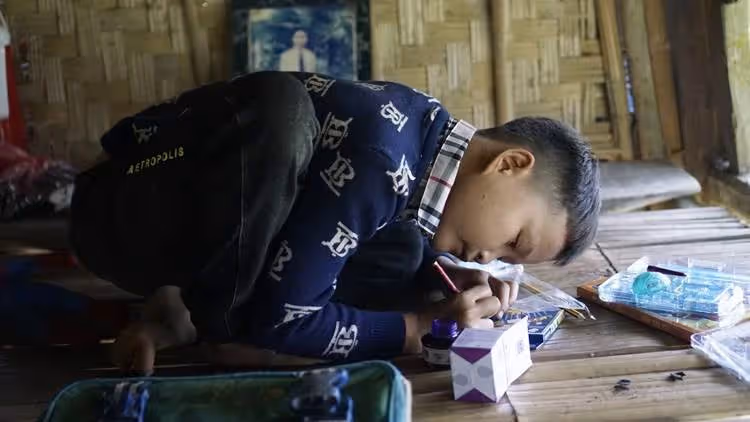 不需要領養我!10歲童「失去所有家人」獨居「自己養活自己」上學從不曠課.