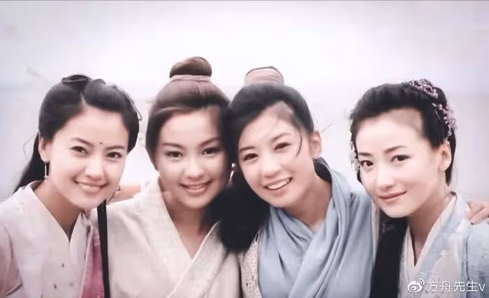 夢回《倚天屠龍記》!48歲賈靜雯43歲高圓圓曬合影,美得像雙胞胎