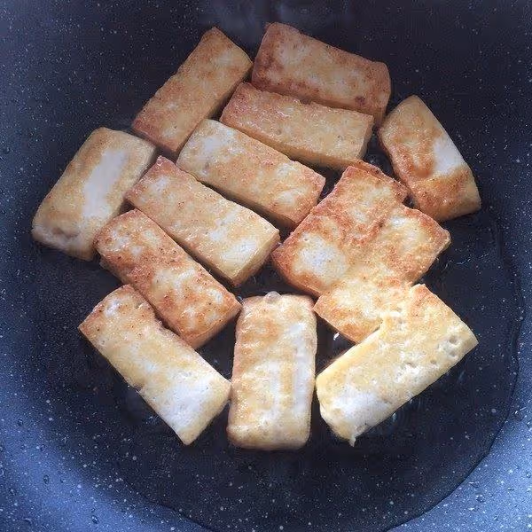 手把手教你把豆腐做出肉味來,酸甜入味特下飯,孩子超愛吃!