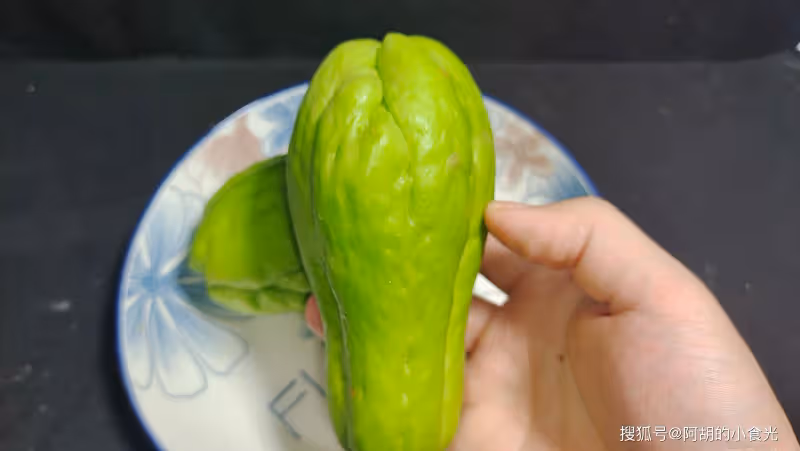 這菜南方人當寶貝,北方卻很少見!和木耳炒一盤,吃出好營養,吃到舔盤子