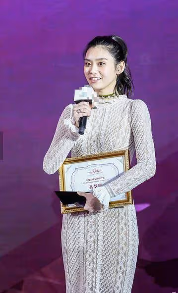 何超瓊主動為四太梁安琪讓C位?兩人既往不咎?梁安琪實力雄厚!