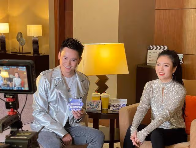 張恆遠葬禮結束後,畢夏曬墓碑照緬懷亡夫:會帶上你那份努力生活