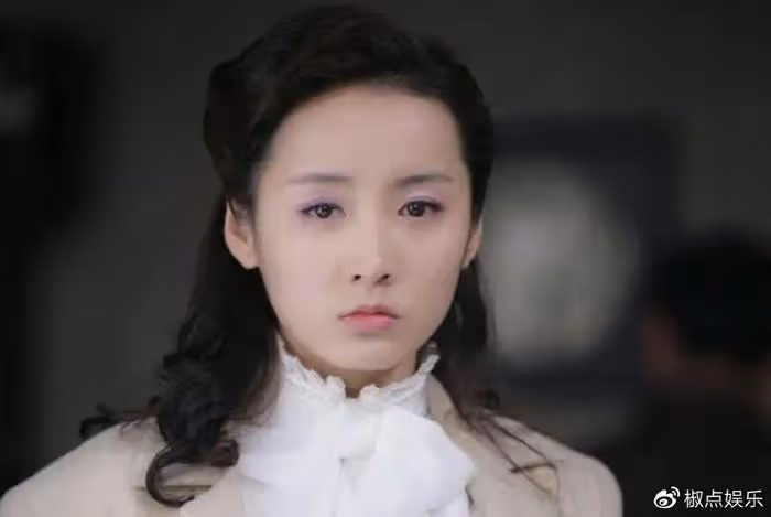 胡歌這輩子得不到的女人,卻因吃火鍋被富豪看上,戀愛17天就閃婚