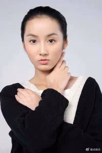 胡歌這輩子得不到的女人,卻因吃火鍋被富豪看上,戀愛17天就閃婚